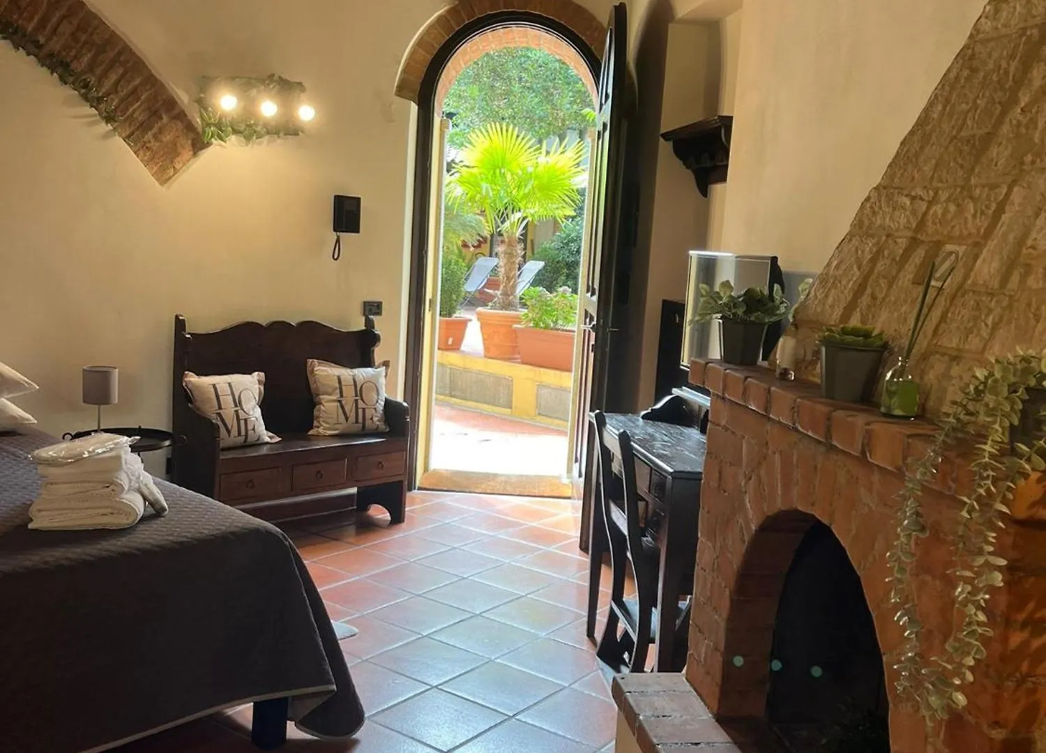 Aparthotel Monolocale Beatrice Abbadesse Guest House Milano Italia