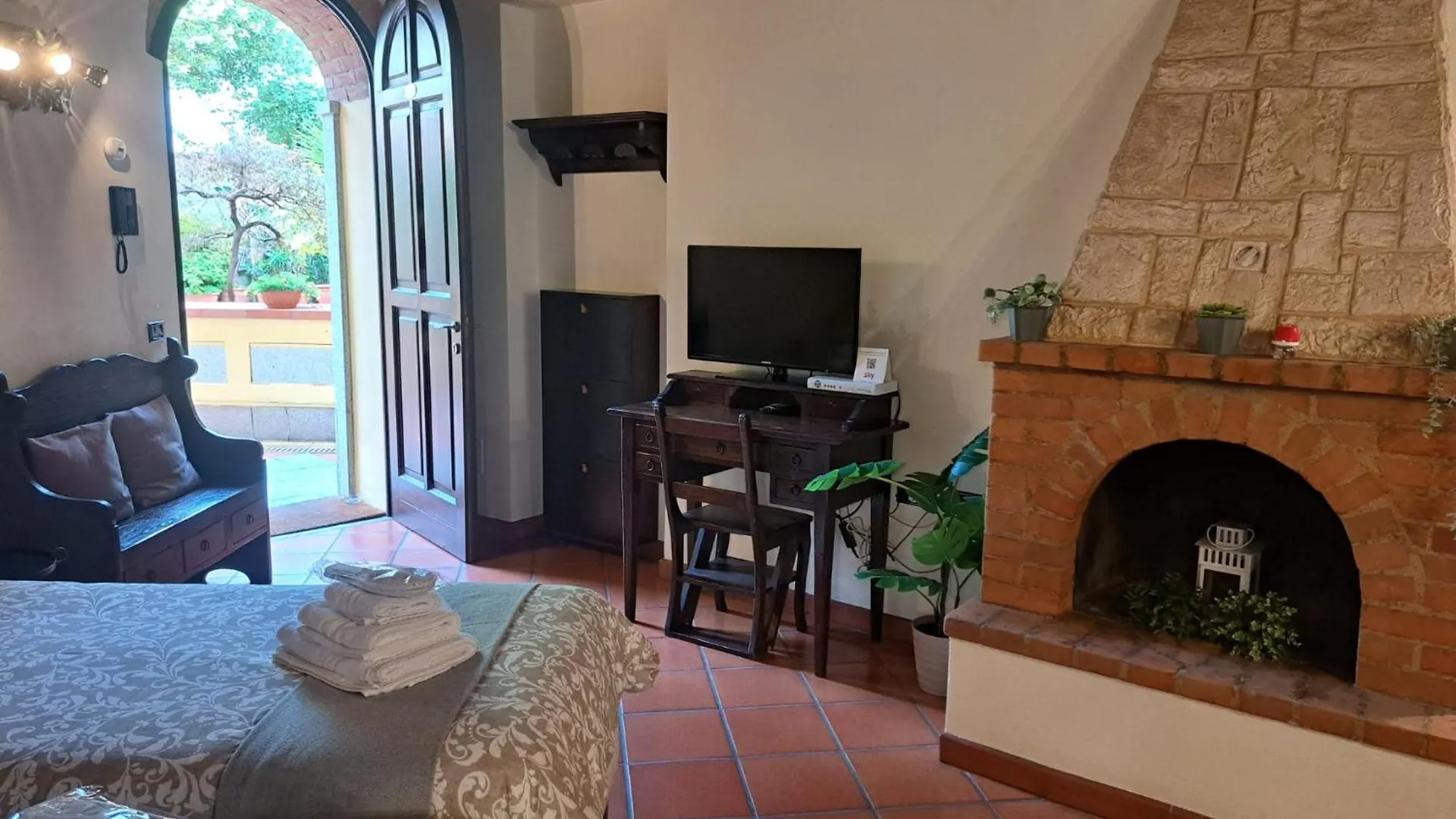 Monolocale Beatrice Abbadesse Guest House Milan Aparthotel